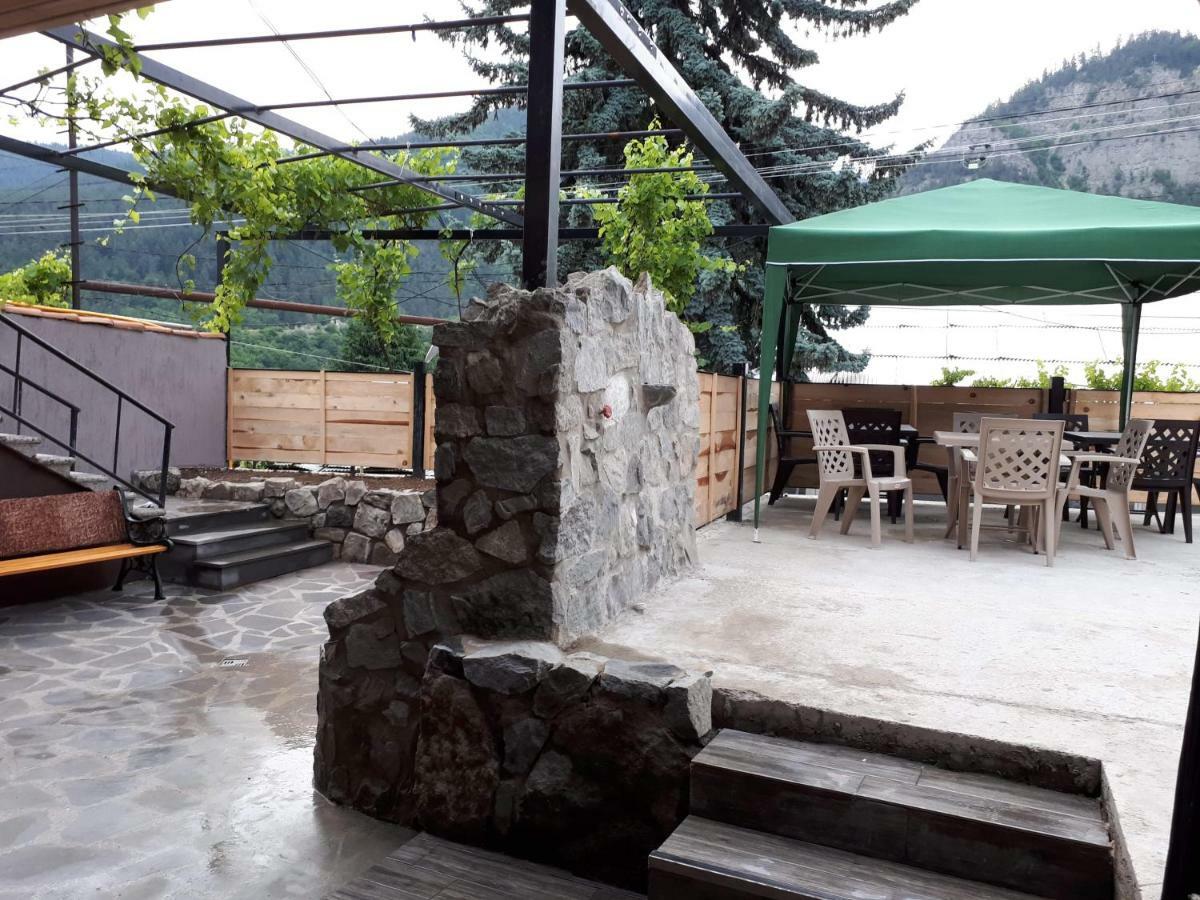 House Lia Hotell Borjomi Exteriör bild